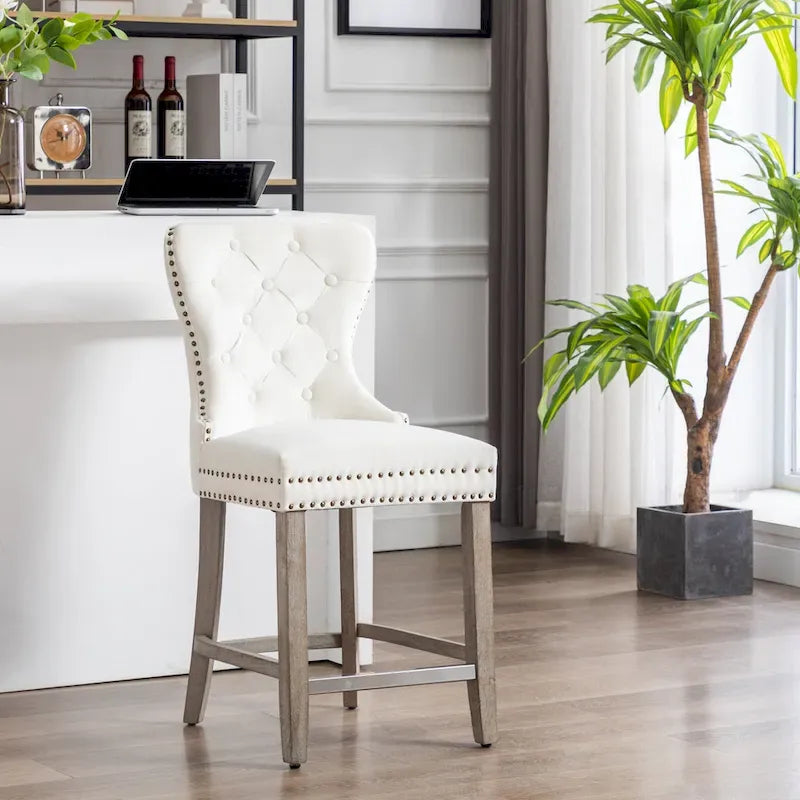 Tabouret de comptoir à dossier haut capitonné avec clous décoratifs et pieds gris antique de 61 cm