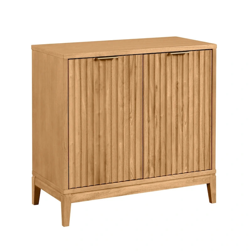 Buffet moderne avec portes cannelées et poignées en laiton