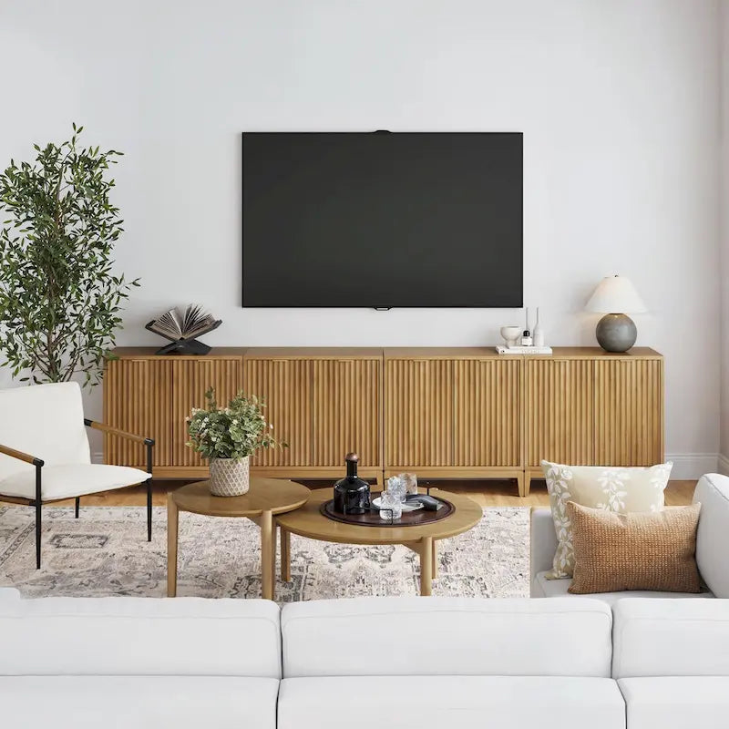 Buffet moderne avec portes cannelées et poignées en laiton