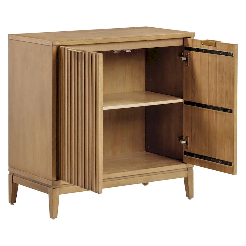 Buffet moderne avec portes cannelées et poignées en laiton