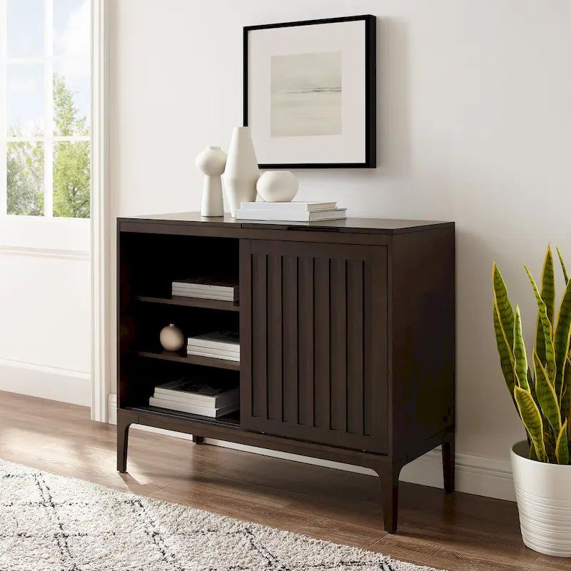 Console pour supports d'enregistrement avec portes coulissantes à lattes
